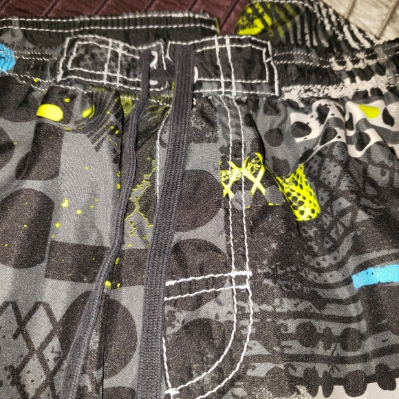 Swimsuit - Picture 3 of 4